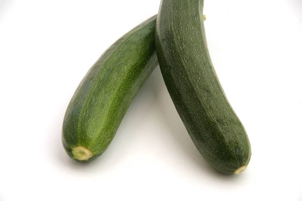 白色背景的Zucchini — 图库照片