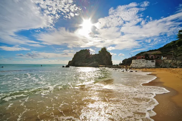 Kontogialos Beach, Corfu, Yunanistan görünümünü