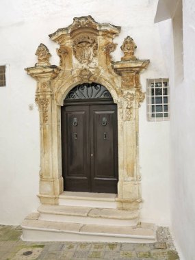 Ostuni, Puglia, İtalya Barok bir evde Giriş cephesi