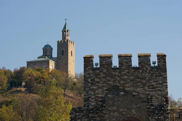 Καθεδρικός ναός της Αναλήψεως, Tsarevets είναι ένα μεσαιωνικό φρούριο που βρίσκεται σε ένα λόφο με το ίδιο όνομα στο Veliko Tarnovo, στη βόρεια Βουλγαρία. — Φωτογραφία Αρχείου