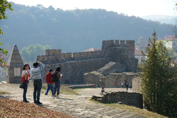 Tsarevets é um reduto medieval situado em uma colina de mesmo nome em Veliko Tarnovo, no norte da Bulgária. — Fotografia de Stock