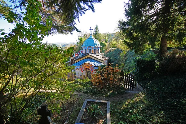Сокольский монастырь - болгарский православный монастырь, основанный в 1833 году недалеко от города Габрово. — стоковое фото