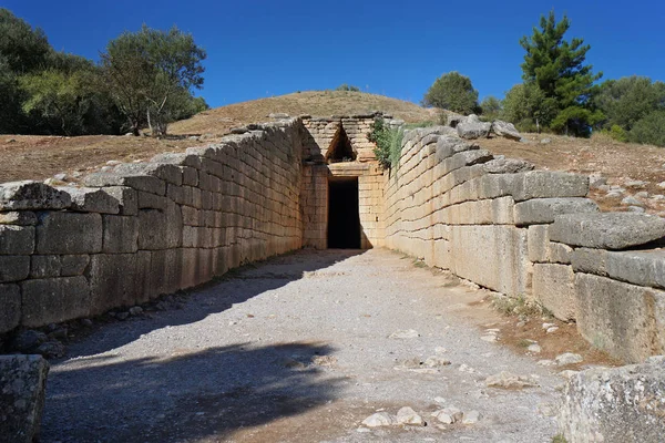 the tomb called the treasure of Atreus in Mycenae