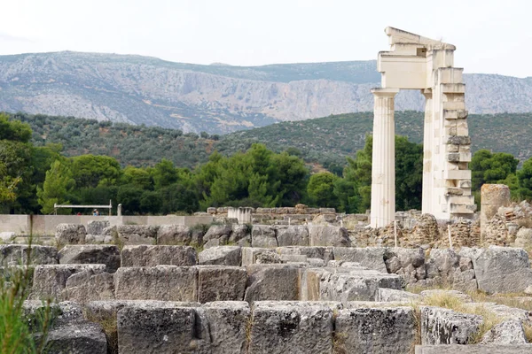 Detalle del complejo Hestiatorion en el sitio arqueológico de Epidaurus —  Fotos de Stock