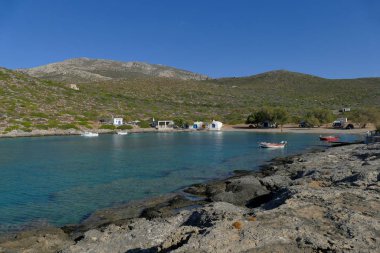 Güzel Limnionas plajı, Kythira 'nın batı kıyısı.