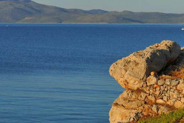 Detail of nature before sunset of the mountains, sea and rocks of Monemvasia — 스톡 사진