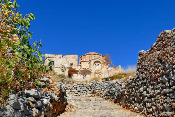 A templom Agia Sofia értékes templom található a felső részén a vár Monemvasia — Stock Fotó