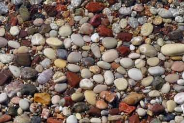 Moreloponese 'deki birçok çakıl taşı plajı, Mora' daki birçok çakıl taşı plajının Greecestructure yapısı