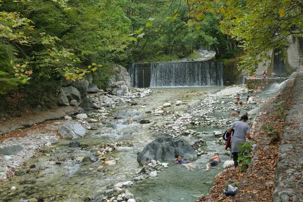 Pozar Greece October 2019 Tourists Locals Bathe Always Hot Thermal — Stock Photo, Image