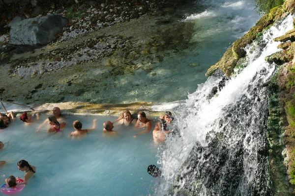 Pozar Grécia Outubro 2019 Turistas Moradores Tomam Banho Nas Águas — Fotografia de Stock