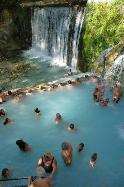 Pozar Griekenland Oktober 2019 Toeristen Locals Baden Het Altijd Warme — Stockfoto