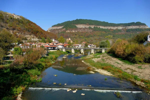 Panoramiczny Widok Dzielnicę Rzemieślniczą Rzekę Jantrę Twierdzy Veliko Tarnovo Bułgarii — Zdjęcie stockowe