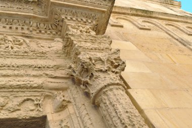 İtalya 'nın güneyindeki Puglia' daki Lecce şehrinde takdir edilebilecek barok detayları.