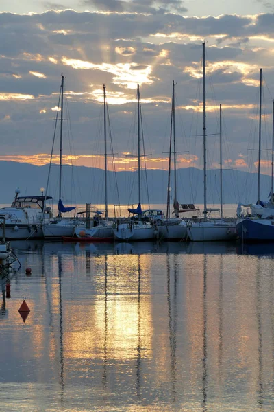 Korfu Griechenland Juni 2019 Schöne Segelboote Hafen Von Benitses — Stockfoto