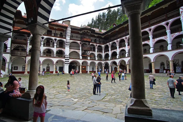 Rila Bulgaria Junho 2019 Turistas Visitam Mosteiro Rila Maior Mais — Fotografia de Stock