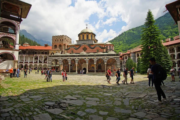 Rila Bulgaria Junio 2019 Los Turistas Que Visitan Monasterio Rila —  Fotos de Stock