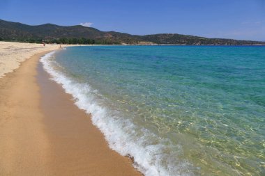 Yunanistan 'ın Sithonia yarımadasındaki Valti plajı manzarası