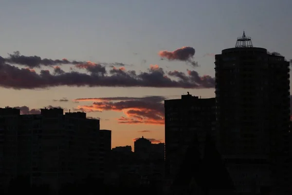 Захід сонця в місті — стокове фото