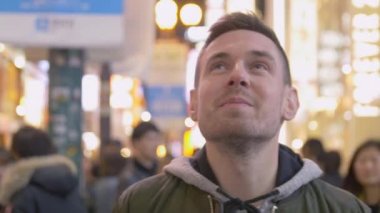  Osaka city lights ile ilgilenen uluslararası turizm.