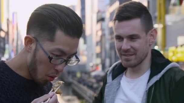 오사카 음식을 관광객 — 비디오
