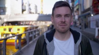 Popüler hareketli Japon şehir merkezi keşfetmek turist.