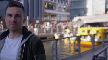 Popüler hareketli Japon şehir merkezi keşfetmek turist.