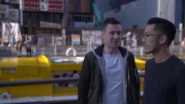 Popüler hareketli Japon şehir merkezi keşfetmek turist.