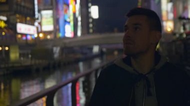 Popüler hareketli Japon şehir merkezi keşfetmek turist.