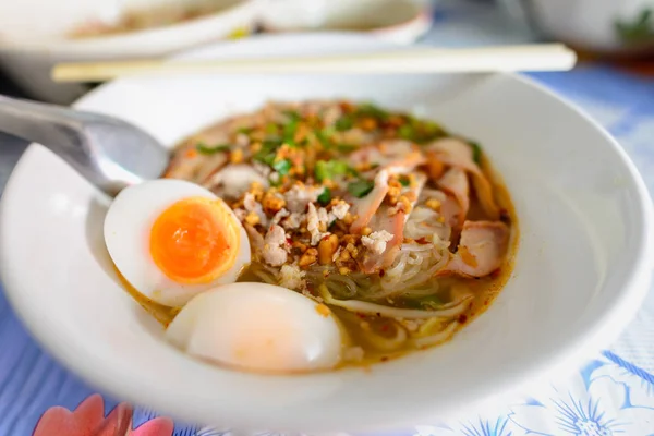 Close Spicy Rice Noodles Soup Boiled Eggs Brightly Colored Yolks — Stock Photo, Image