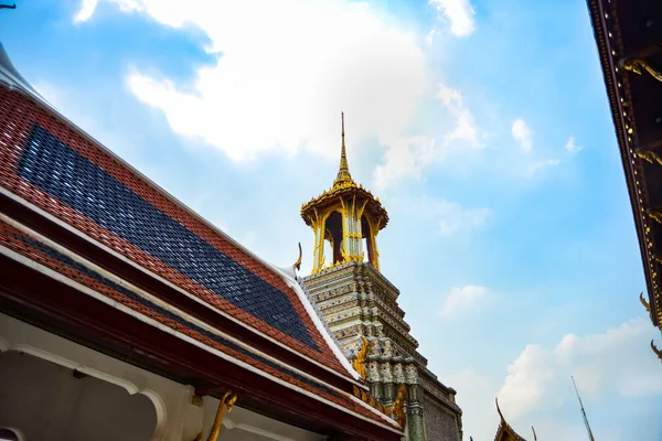 Close Parte Superior Torre Sineira Dentro Wat Phra Kaew Uma — Fotografia de Stock