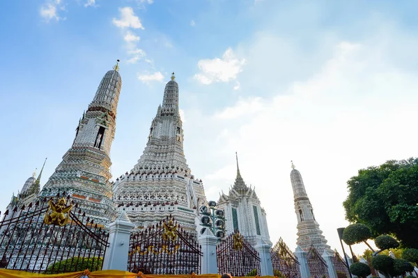 Atmosfera Noturna Wat Arun Que Tem Edifício Único Bonito Longo — Fotografia de Stock
