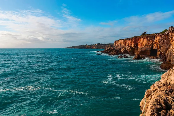 Skály Oceán Bouři Úžasný Výhled Boca Inferno Hell Mouth Cascais — Stock fotografie