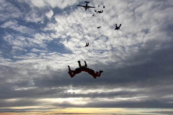 Skydiving Grupo Pára Quedistas Está Céu — Fotografia de Stock