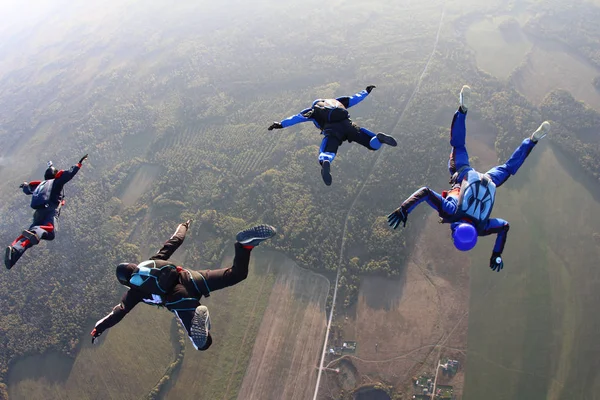 Ein Team Von Vier Fallschirmspringern Trainiert Himmel — Stockfoto