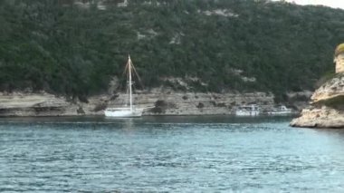 Yelkenli yat Körfezi'ne girdi