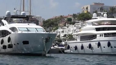 Süper motor ve yelken yat Marina