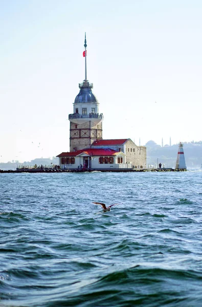 Céu Impressionante Torre Donzela Kiz Kulesi Istanbul — Fotografia de Stock