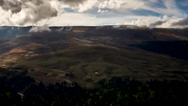Λειτουργεί Σύννεφα Πάνω Από Βουνά Οροπέδιο Του Lagonaki — Αρχείο Βίντεο