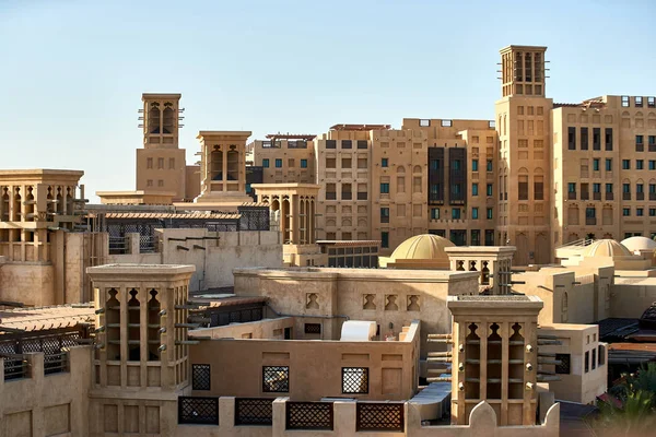 Eine Landschaftliche Ansicht Der Madinat Jumeirah Dubai Ein Gebäude Arabischen — Stockfoto