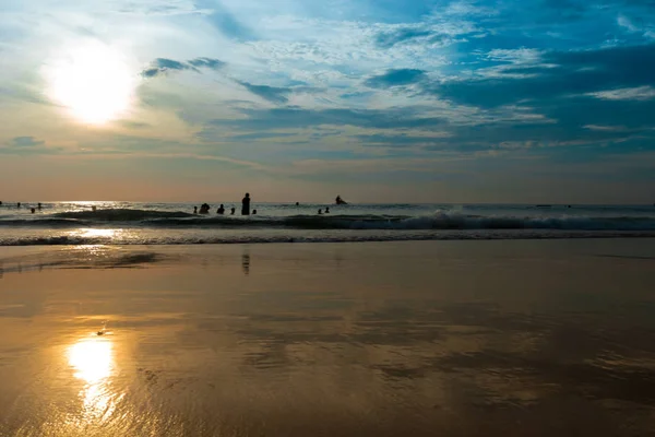 Puesta de sol en la playa de Kata — Foto de Stock