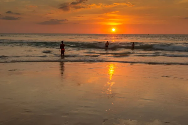 Sunset on the beach — Stock Photo, Image