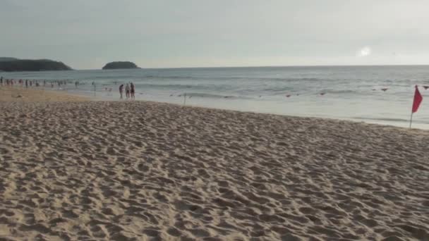 Balade sentimentale le long de la plage — Video