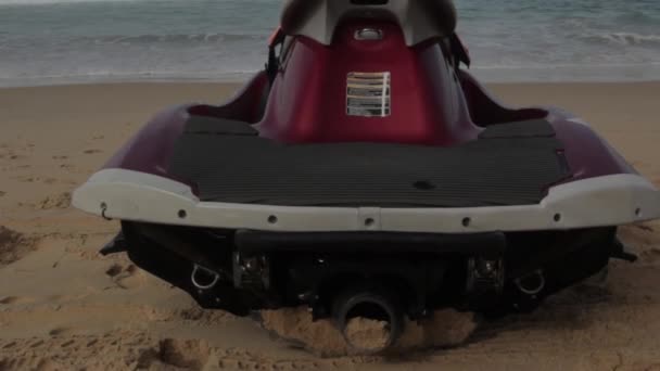 Rower wodny na plaży — Wideo stockowe