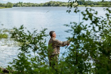 nehir üzerinde iplik