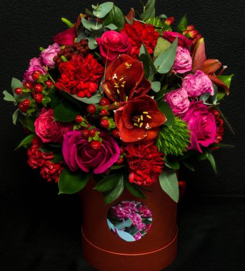 Bir tencerede bir buket