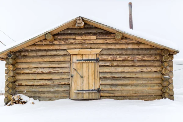 Capanna di legno tritato — Foto Stock