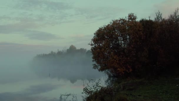 Lago Pre Amanecer Panorama Horizontal Derecha Izquierda Lago Forestal Cubierto — Vídeo de stock