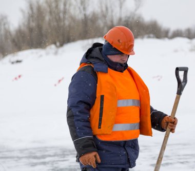 Bogr 'lu bir tesisatçı portresi.