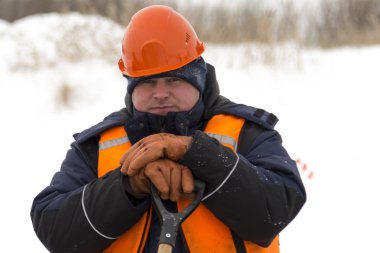 Bogr 'lu bir tesisatçı portresi.