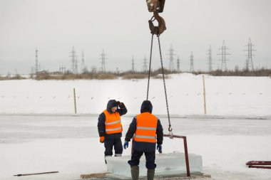 Buz kütlelerinin yükselişini Slingers kontrol ediyor.